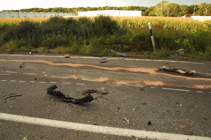 Schwerer VU Koeln Immendorf Kerkraderstr P319.JPG